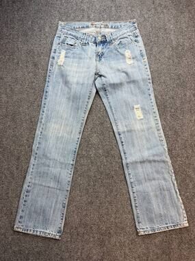 Rue21 Juniors Size 3 Light Wash Distressed Cropped Straight Leg Jeans